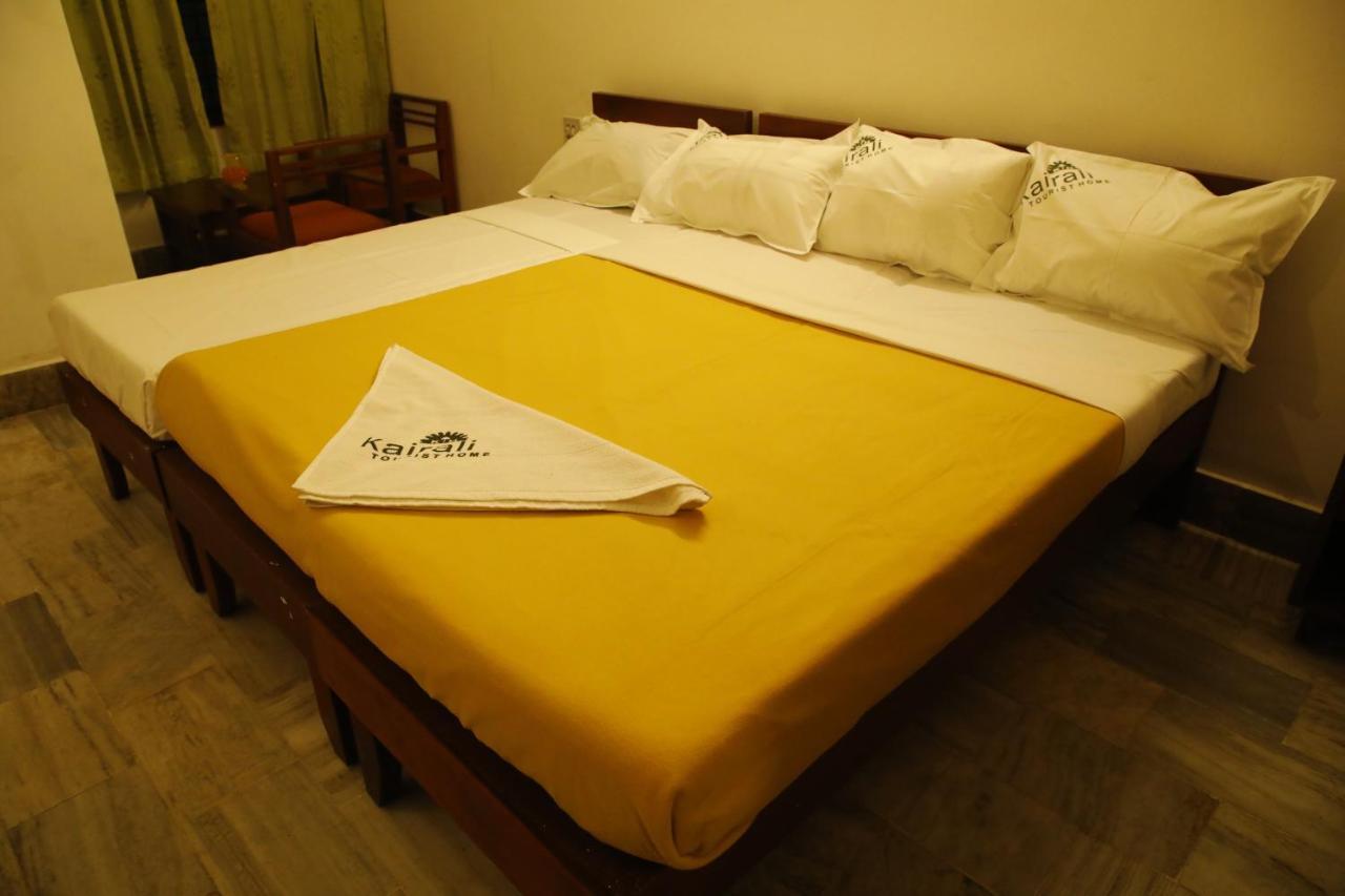 Kairali Tourist Home กูรูวาเยอร์ ภายนอก รูปภาพ