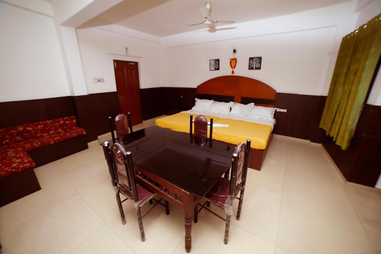 Kairali Tourist Home กูรูวาเยอร์ ภายนอก รูปภาพ