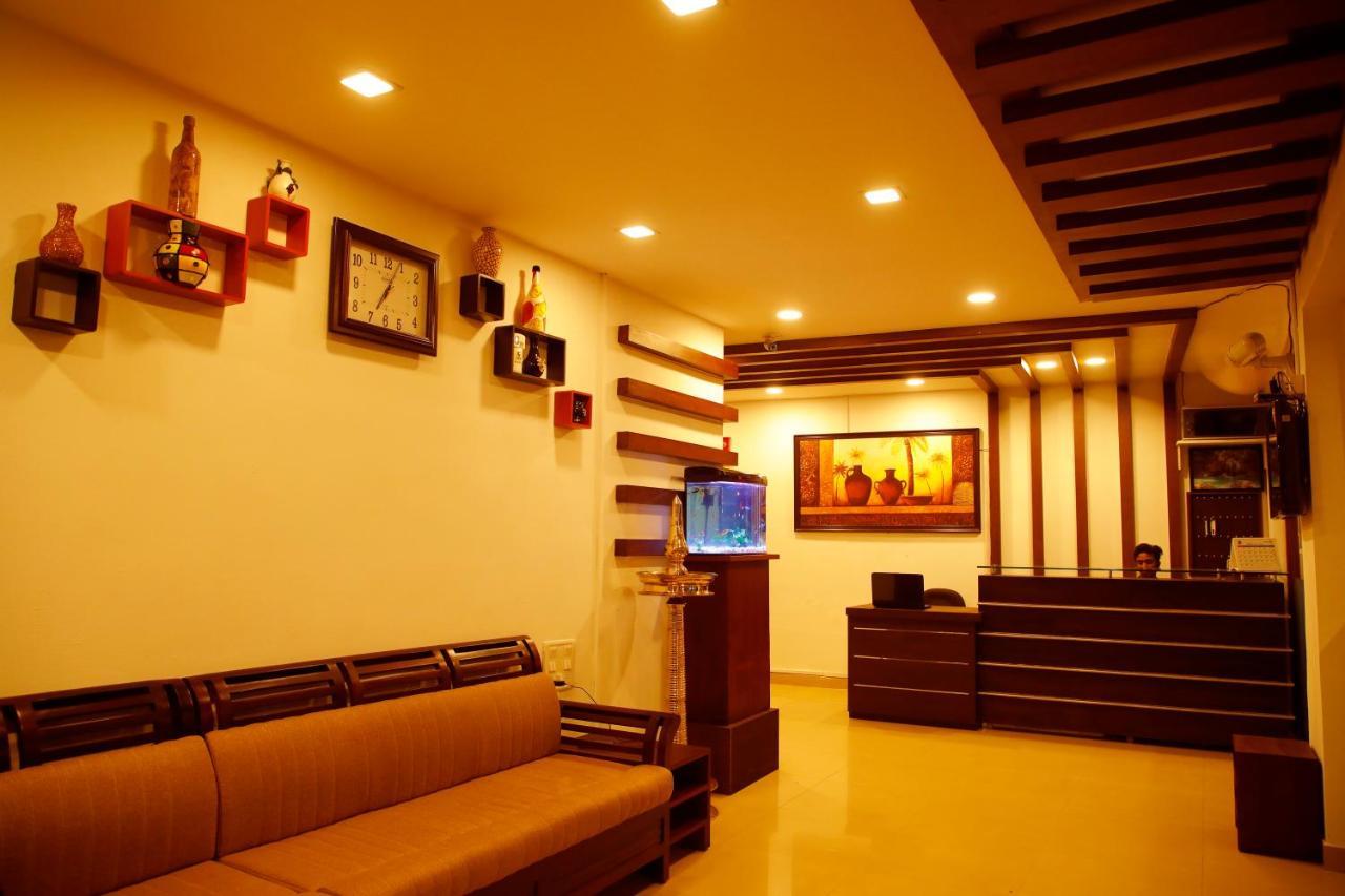 Kairali Tourist Home กูรูวาเยอร์ ภายนอก รูปภาพ