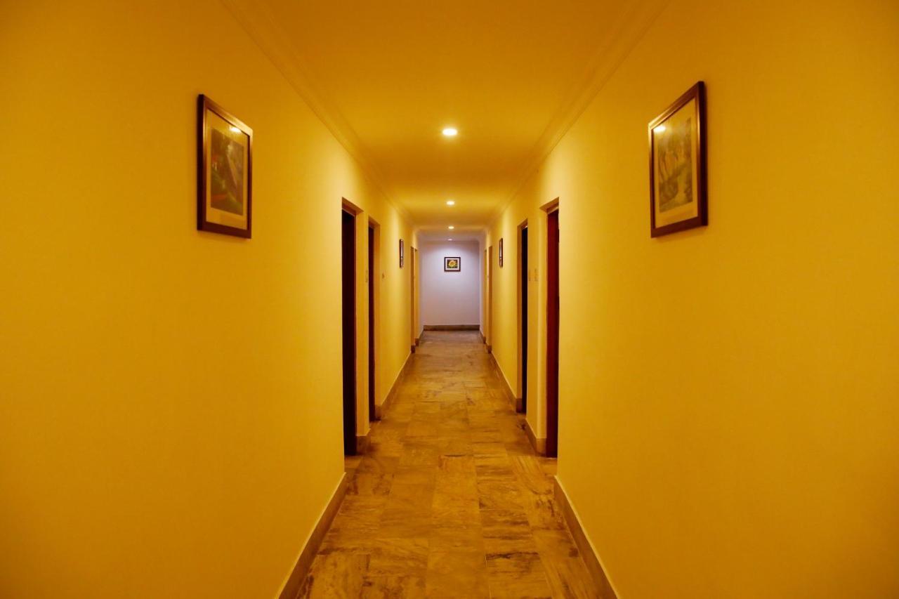 Kairali Tourist Home กูรูวาเยอร์ ภายนอก รูปภาพ