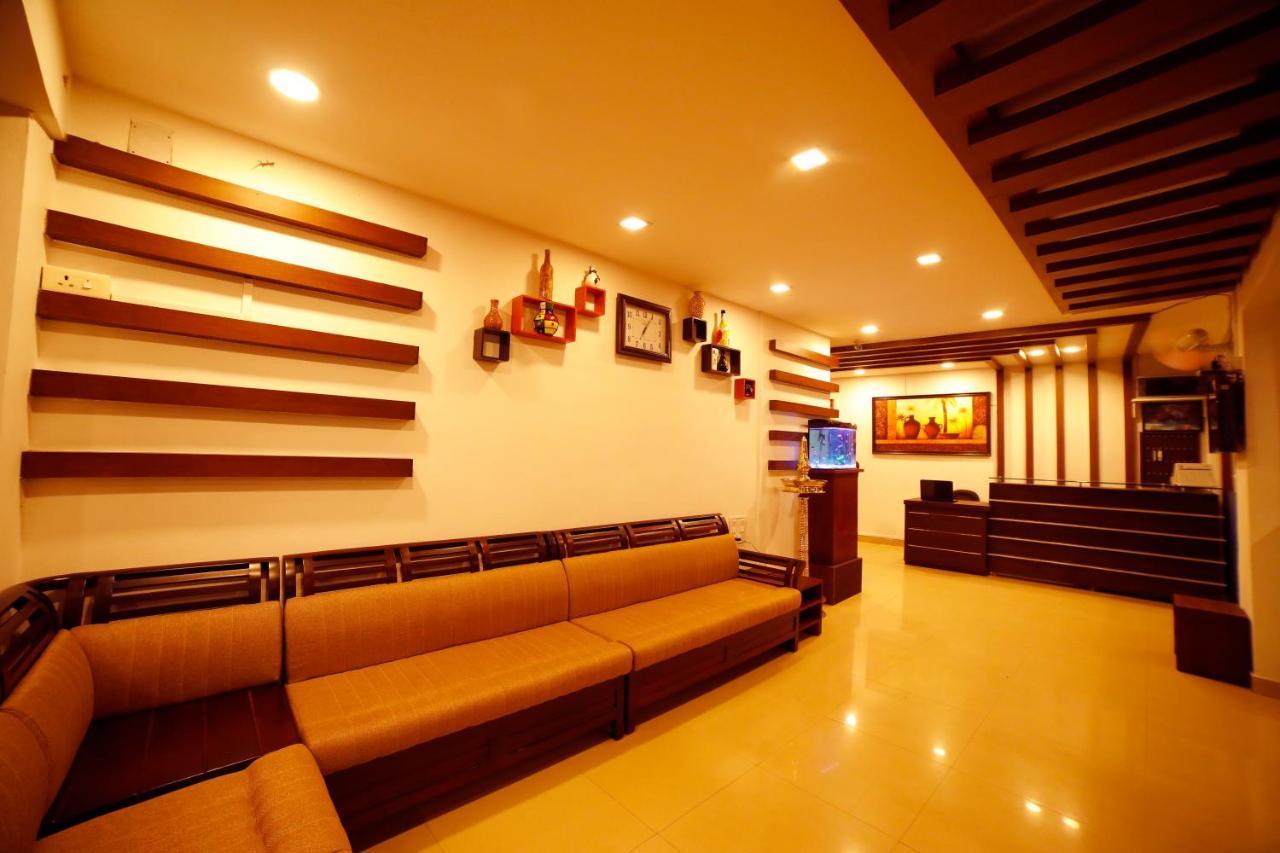 Kairali Tourist Home กูรูวาเยอร์ ภายนอก รูปภาพ