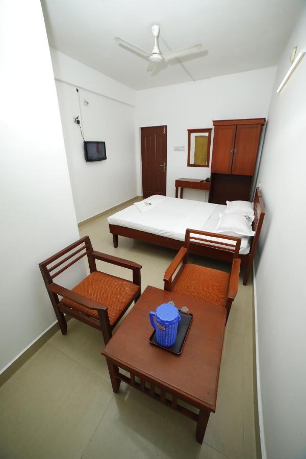 Kairali Tourist Home กูรูวาเยอร์ ภายนอก รูปภาพ