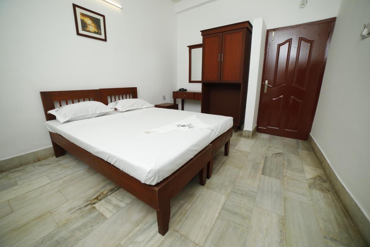 Kairali Tourist Home กูรูวาเยอร์ ภายนอก รูปภาพ