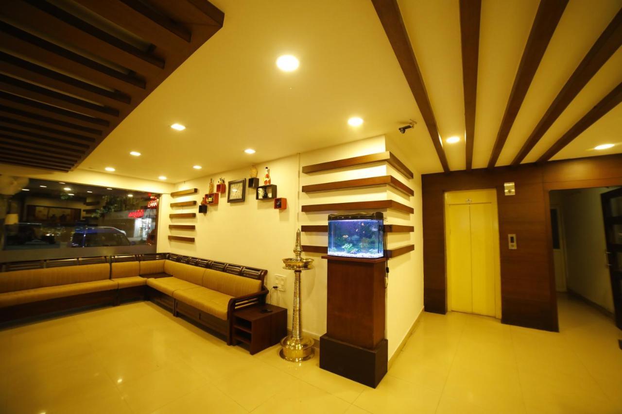 Kairali Tourist Home กูรูวาเยอร์ ภายนอก รูปภาพ
