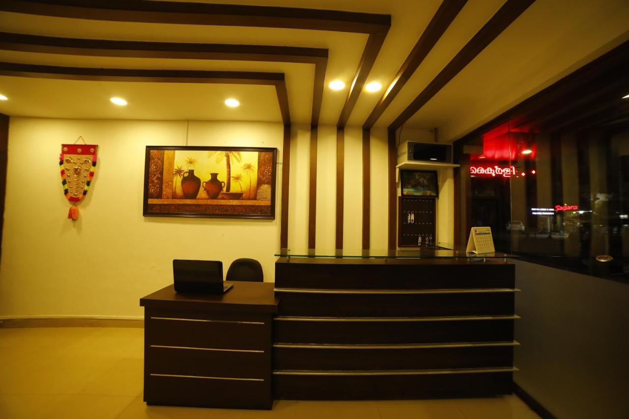 Kairali Tourist Home กูรูวาเยอร์ ภายนอก รูปภาพ